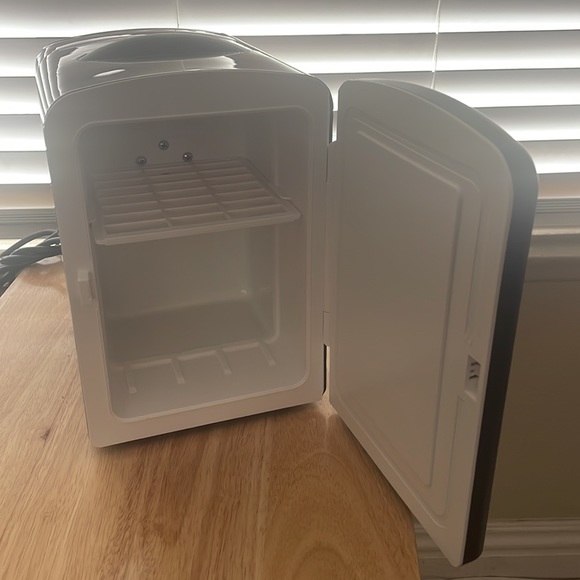 Mini Fridge for room - Picture 2 of 3